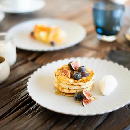 Iniala Harbour House فندق