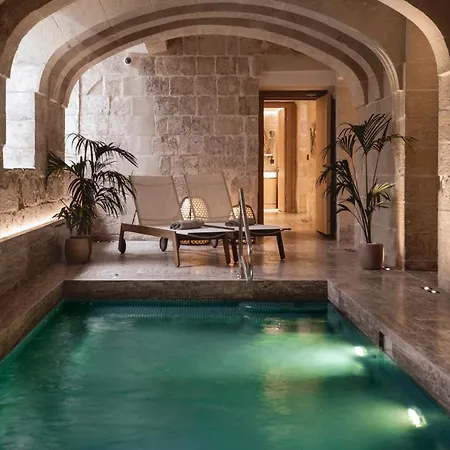 فندق Iniala Harbour House 5*