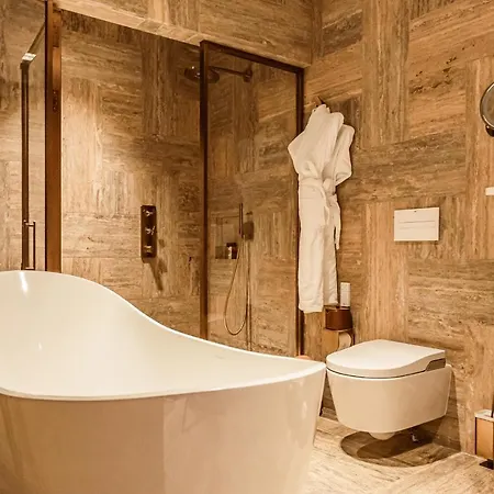 Iniala Harbour House 5*