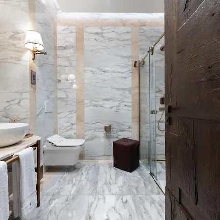 Hotel Iniala Harbour House