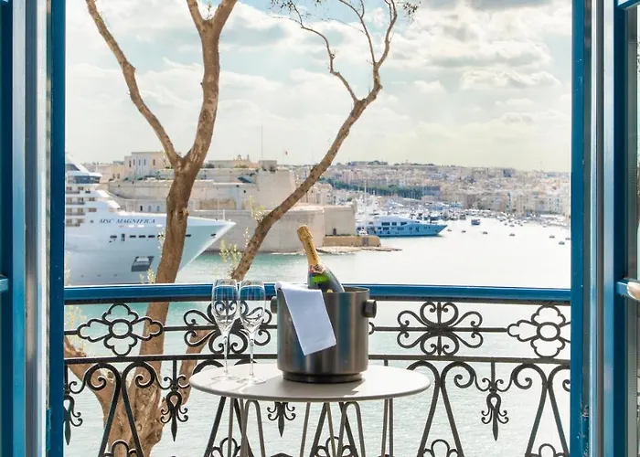 Hotel Iniala Harbour House