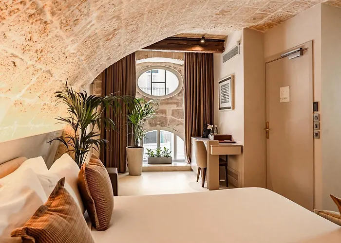 Iniala Harbour House Hotel